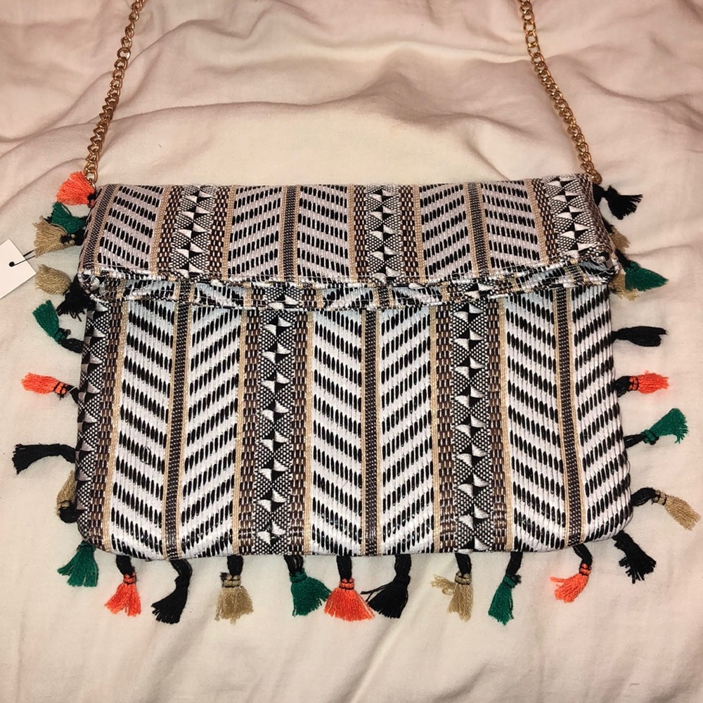 Patterned cross body purse
